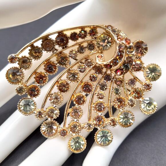 B. S. K. Mid-Century Modern Brooch, Jonquil Topaz Rhinestones, 1950s Vintage - Picture 2 of 10